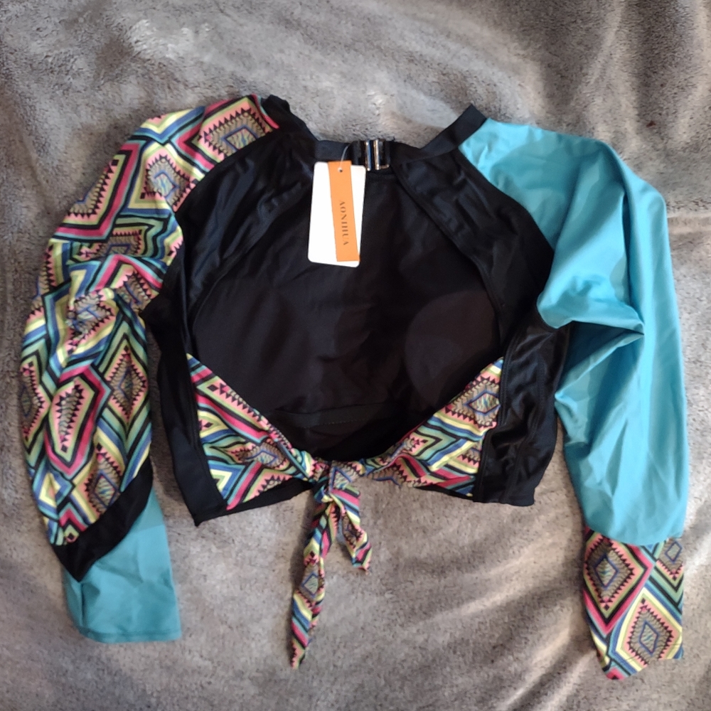Fantastic AONIHUA 💦Geometric Backless Rashguard & Bottoms👣 - Picture 12 of 14